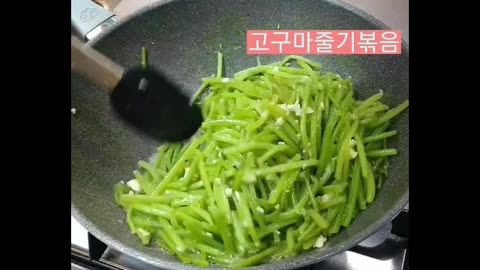 Stir-fried sweet potato stems