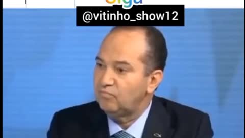 candidato peida durante entrevista ao vivo