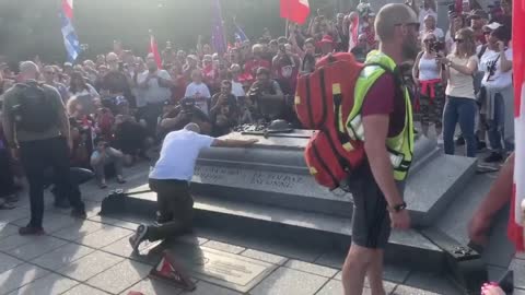 Veteran J.Topp finishes 4000km walk to Tomb of Unknown Soldier in Ottawa against Trudeau’s Gov