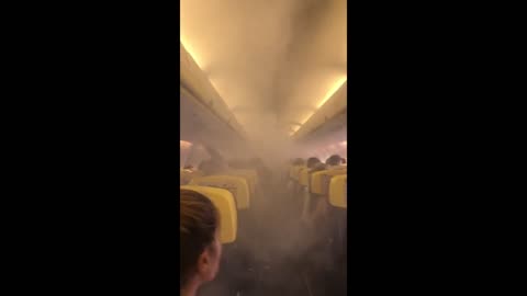 "Mid-Flight Crisis: Terrifying Moment as Smoke Fills Plane"