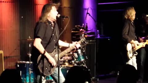 Pat Travers Band - Heat in the Street - live - June 28 2015