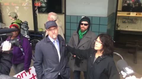 Fight Breaks Out Between Businessman And #BlackLivesMatter/Black Panther Protest in Portland Or