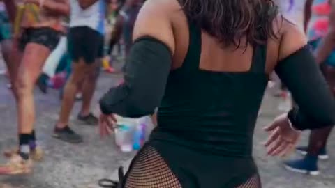 CARNIVAL TWERKER