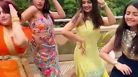 The Ishqbaaz Girls Gang Reunite Lovely Dance 😍