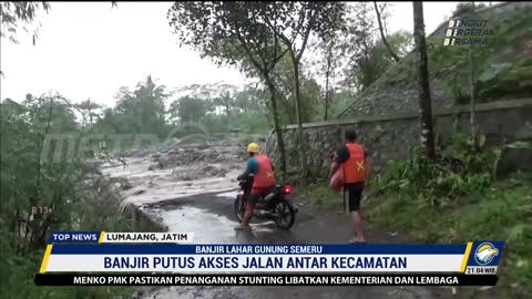 Gunung Semeru Kembali Muntahkan Lahar Dingin, Jalan Poros Desa di Lumajang Lumpuh Total