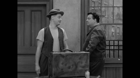 The Honeymooners: Funny Money - Episode 2 of 39