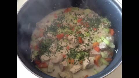 QUICK AND EASY STEAMED CHICKEN BLANQUETTE WITH VEGETABLES RECIPE