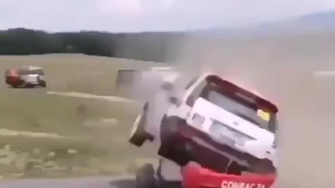 Car overturns at curve at high speed - amazing