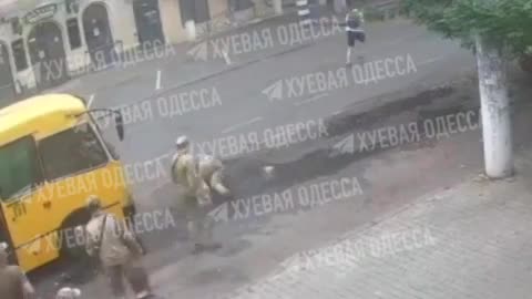 In Odesa the Ukrainian Zelensky regime's TCC abductor chased his victim but fell into a puddle