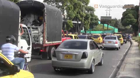 Con un trancón de 3,5 kilómetros amaneció Bucaramanga este lunes