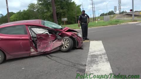 LOGGING TRUCK SLAMS CAR, LIVINGSTON TEXAS, 07/06/22...