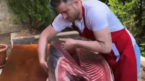 Learn how to cut a big fish