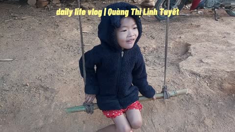 niece Quàng Thị Linh Tuyết four years old