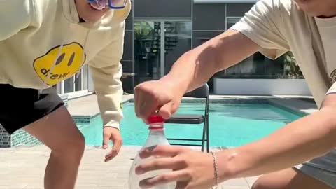 Mentos, Baking Soda Coke EXPLOSION