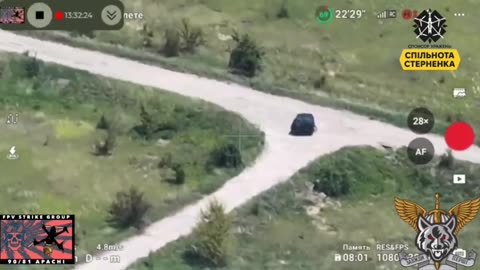 The FPV quadcopter impresses the Russian motorcycle with a barrel-type grill on