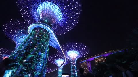 Amazing light show at Singapore’s Gardens by the bay