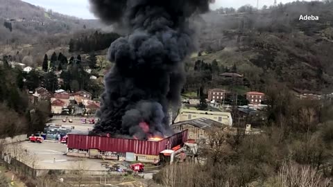 Fire breaks out at French recycling plant housing batteries