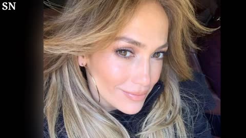 Jennifer Lopez Says She’s ‘Looking Like the Baddest’ in Chic Car Selfie