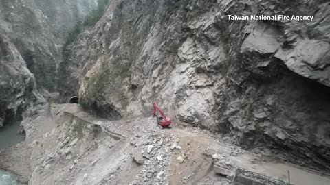 Survivors trapped by quake landslide rescued in Taiwan