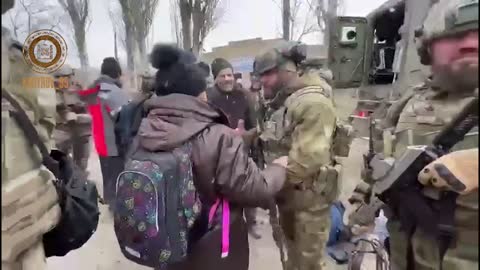 Chechen Troops Evacuate Citizens From Mariupol