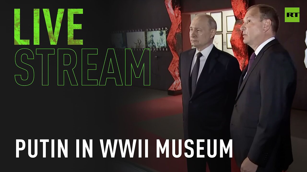 Putin visits World War II museum