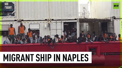 Ship with over 250 migrants onboard docks in Italy