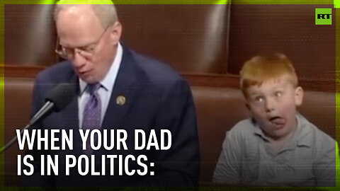 Kid pulls hilarious faces and ruins congressman’s speech