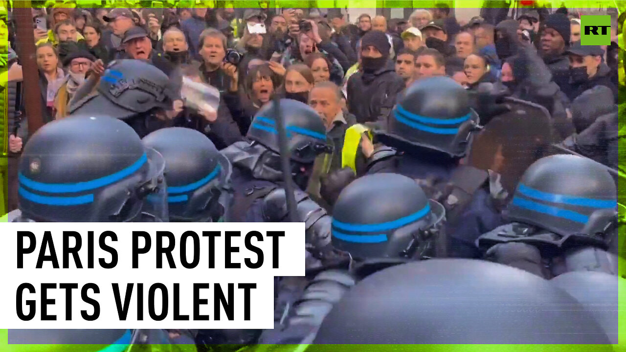 Yellow Vests clash with police on 4th anniversary of movement