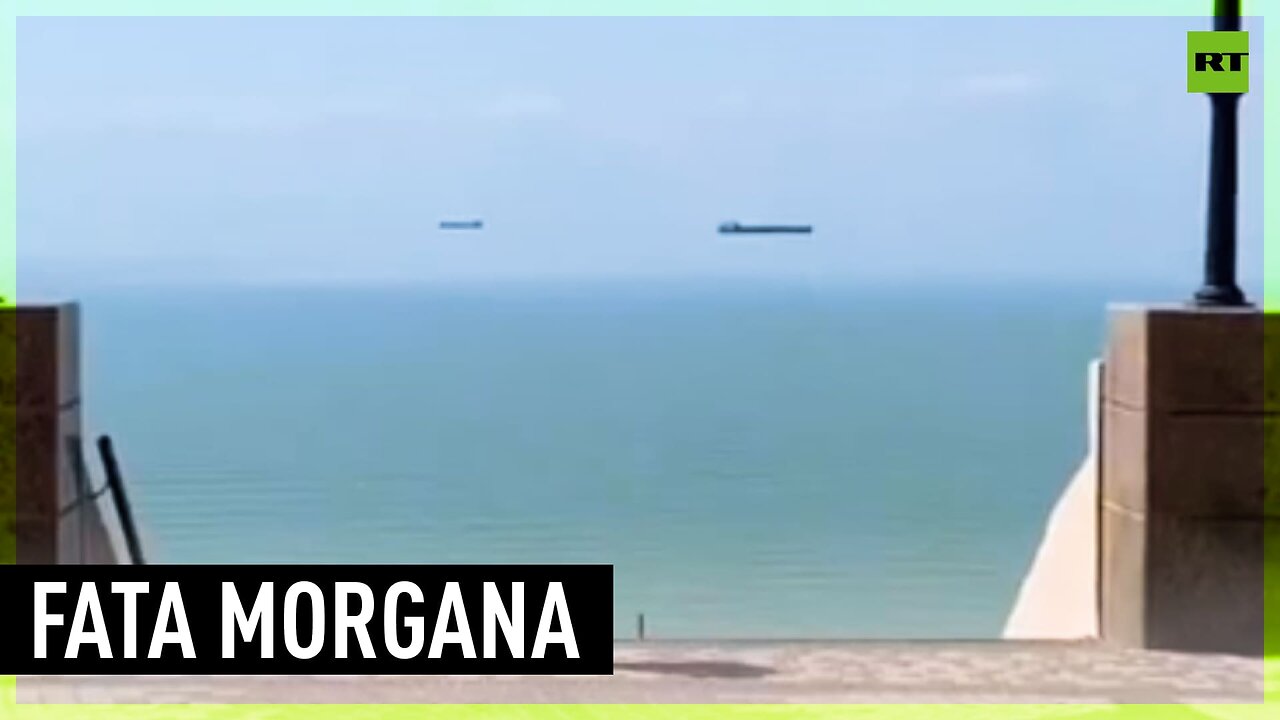 Ships ‘hover’ over the Sea of Azov