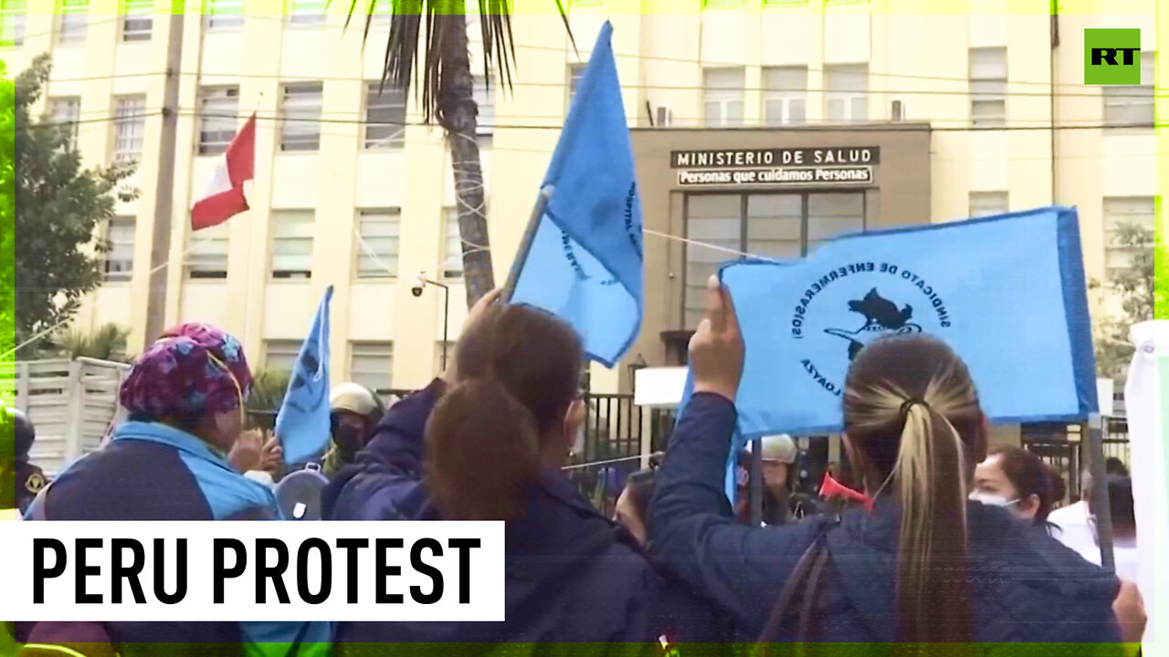 Health workers strike over low wages in Lima