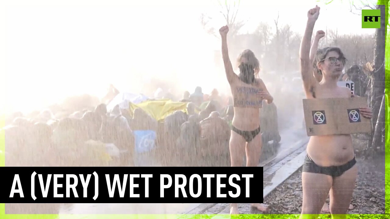 Water cannons deployed on protesters blocking highway in The Hague