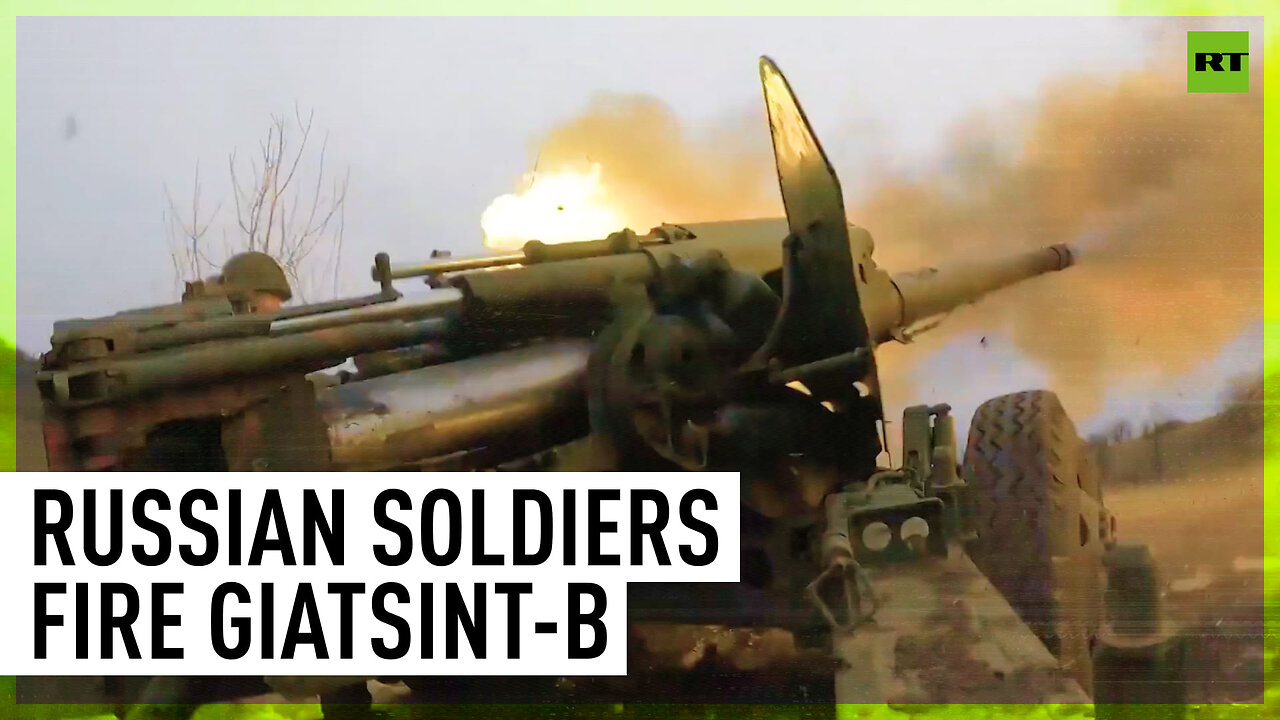 Russian mobilized forces operate Giatsint-B 152mm field gun