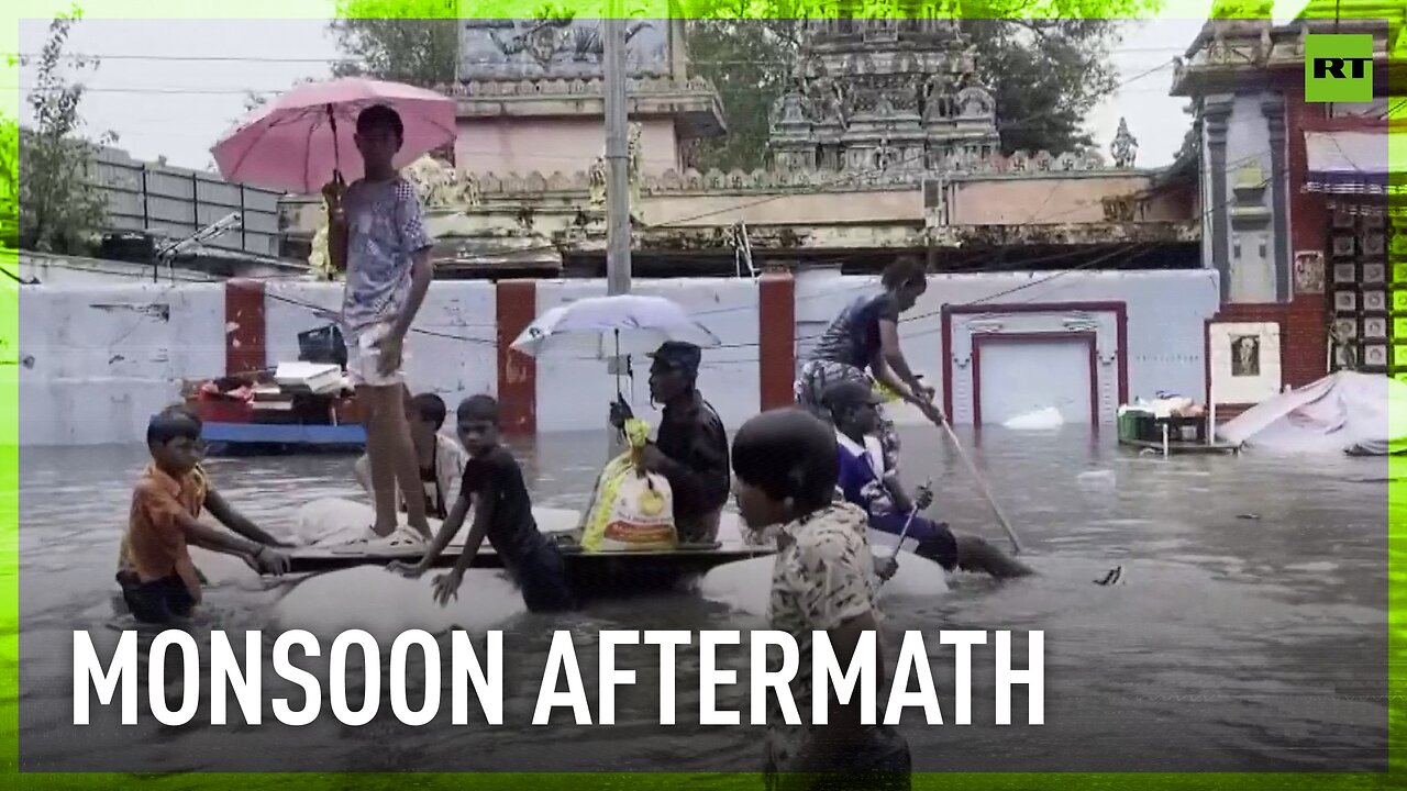 Southern India flooded | Residents navigate streets on gondolas