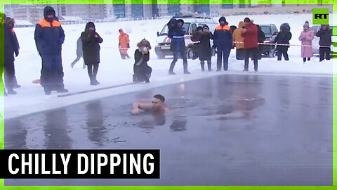 Yakutsk ice swimmers start season with freezing dip