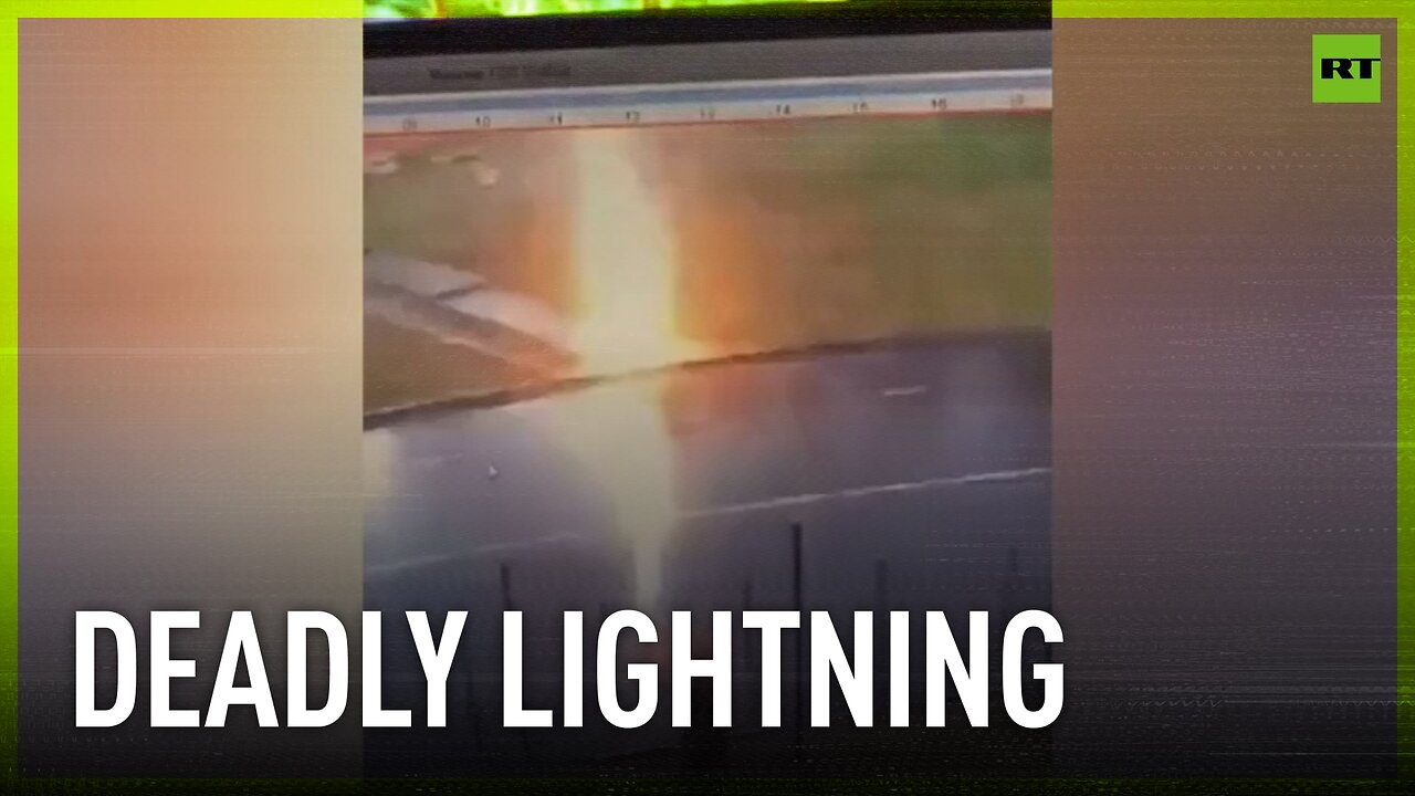 WARNING: DISTRESSING | Lightning hits man in Moscow region