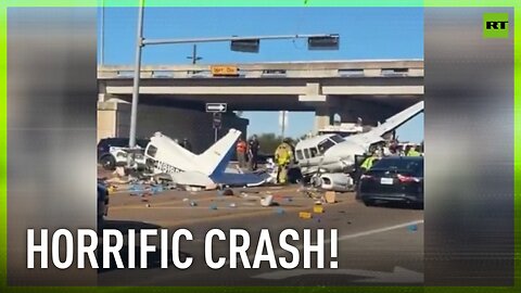 Twin-engine plane crashes in Texas, splitting in half and injuring five