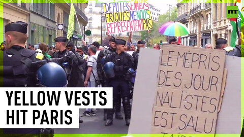 Yellow Vests hit streets of Paris following Macron's re-election