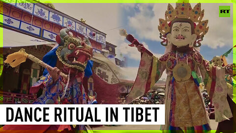 Monks perform cham dance at Tibet’s monastery