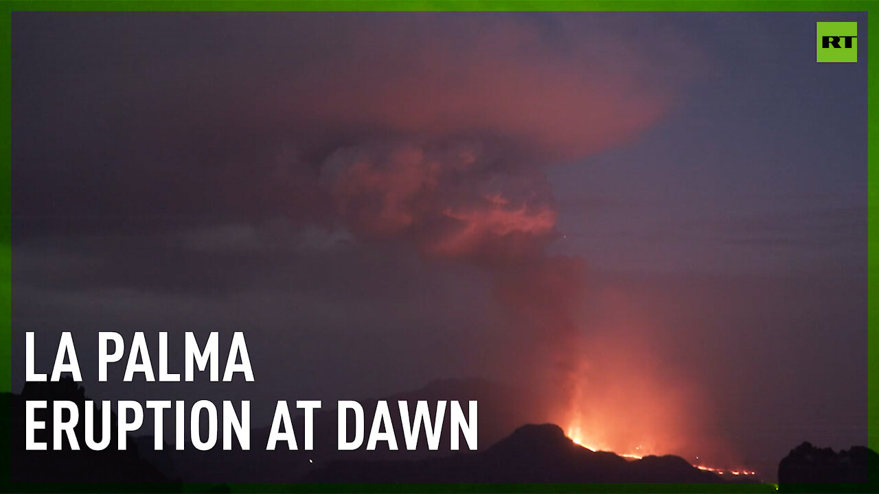 Sunrise highlights La Palma volcano eruption