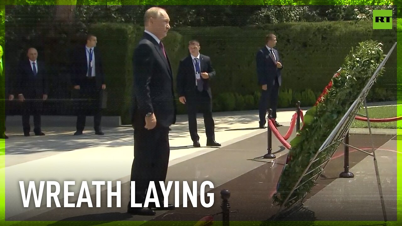 Putin lays wreath to the tomb of National Leader Heydar Aliyev in Azerbaijan