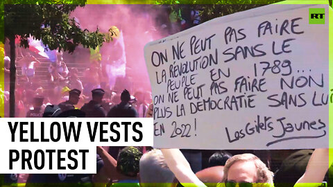 Yellow Vests protest against government on Bastille Day