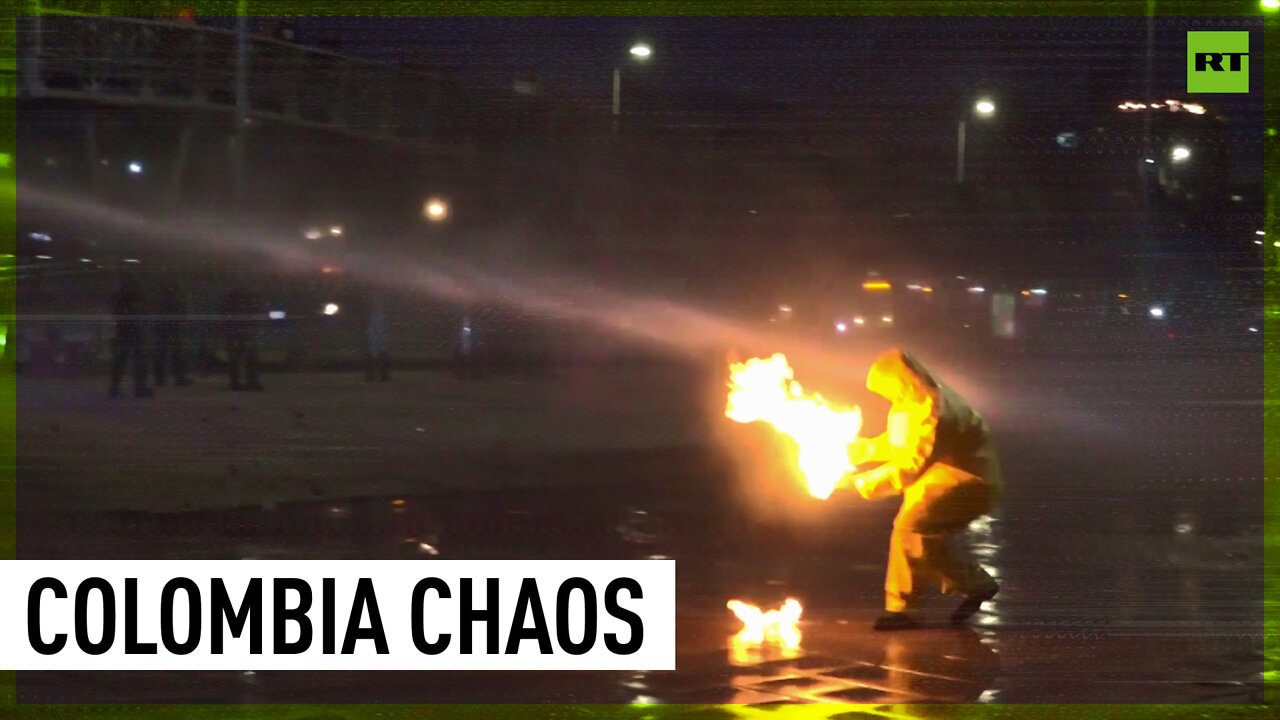 Violent clashes erupt between protesters & cops in Bogota