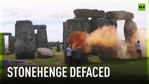 Eco activists vandalize Stonehenge