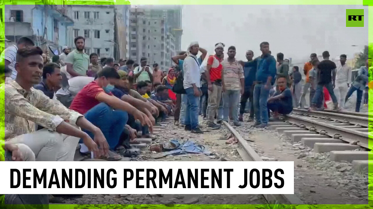 Bangladeshi railway workers stage barricade demanding better working conditions