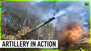 Russian artillerymen target Ukrainian positions