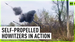 'Msta-S' howitzers fire at Ukrainian positions