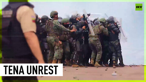 Ecuador police pummeled with rocks by indigenous protesters