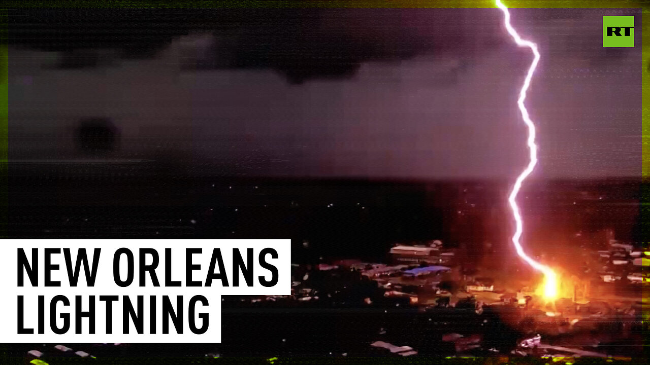 Mesmerizing lightning strikes Louisiana