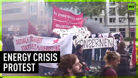 'Flat cold, stomach empty' | Hundreds rally against Germany's economic policies