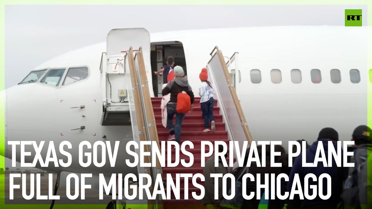 Texas gov sends private plane full of migrants to Chicago